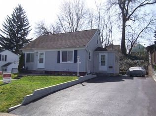 93 Holcroft Rd, Rochester, NY 14612