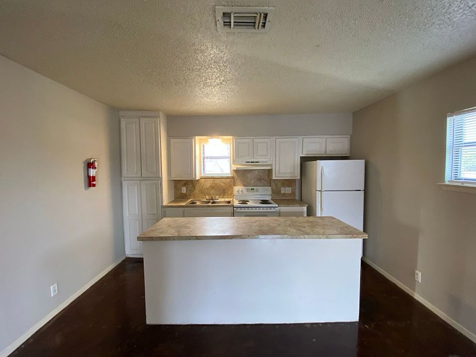 1st image of 2909 San Antonio St APT 10