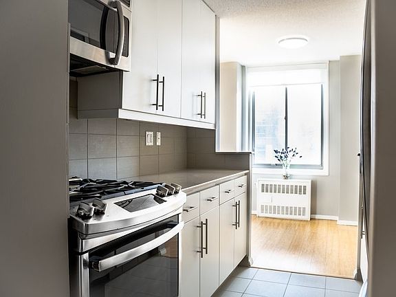 3rd image of 510 2nd Ave APT 10A