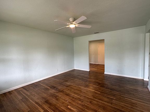 2nd image of 1106 Dorthy Dr