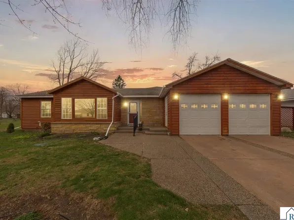 129 N Morningside Dr, Le Sueur, MN 56058