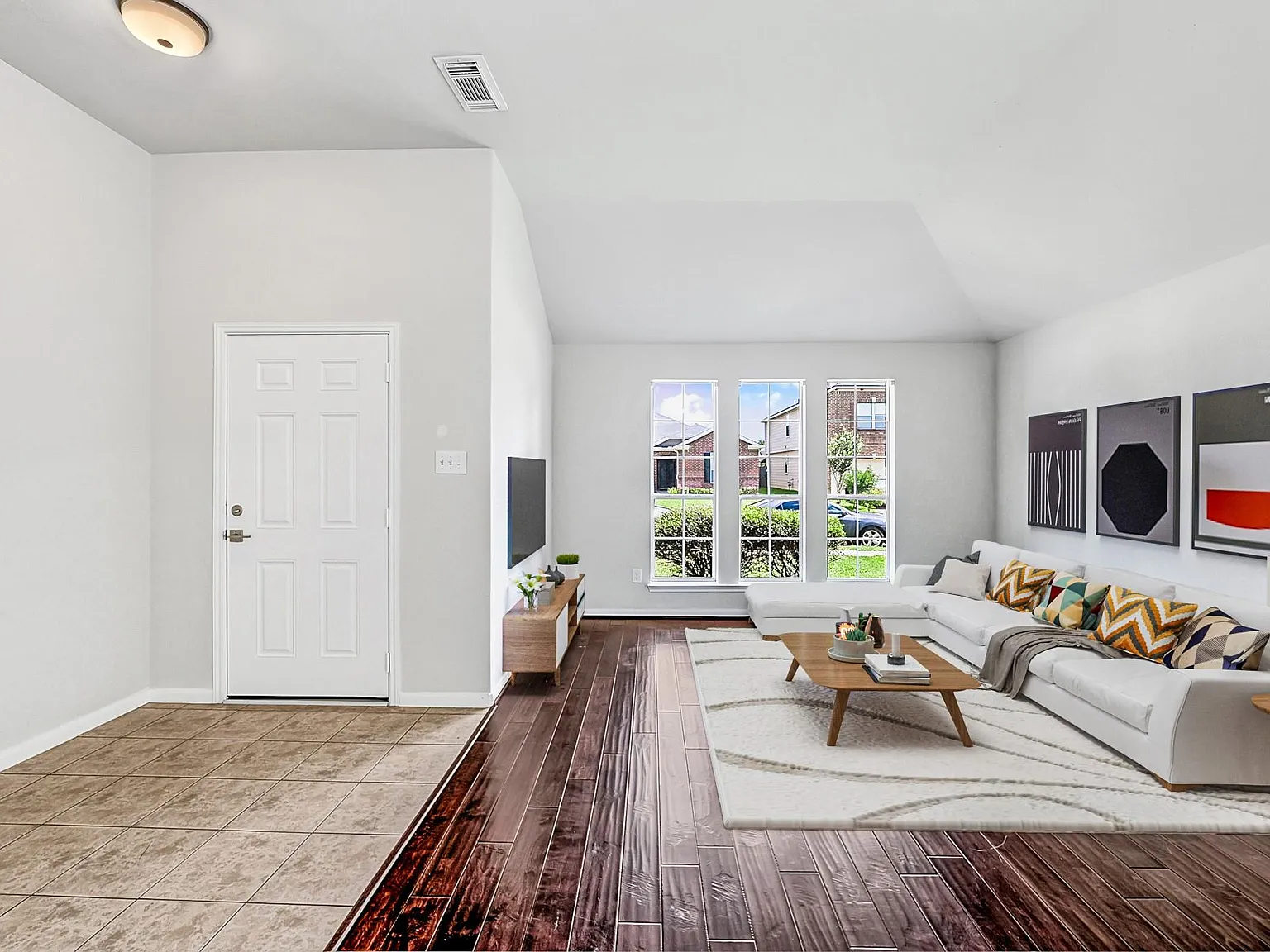 3 bed, 2.0 bath, 1962 sqft, $2,075 — Photo 3