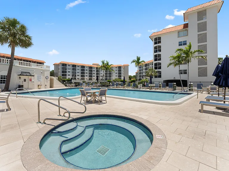 2871 N Ocean Blvd #M538 — Photo 42