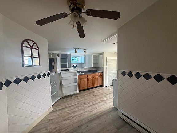 2nd image of 213 Centre St