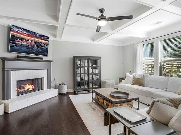 5th image of 2901 Anderson Cir SE