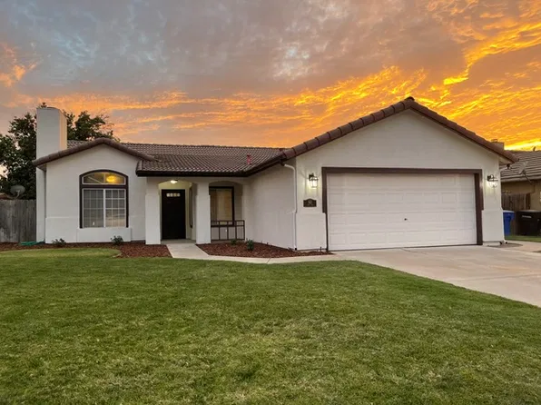 845 E Julia Way, Hanford, CA 93230