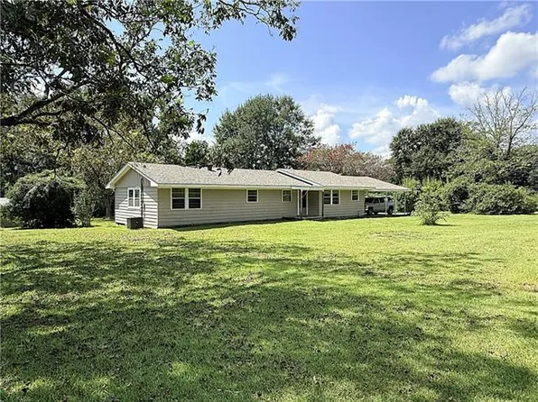 23372 Honeysuckle Rd, Bush, LA 70431