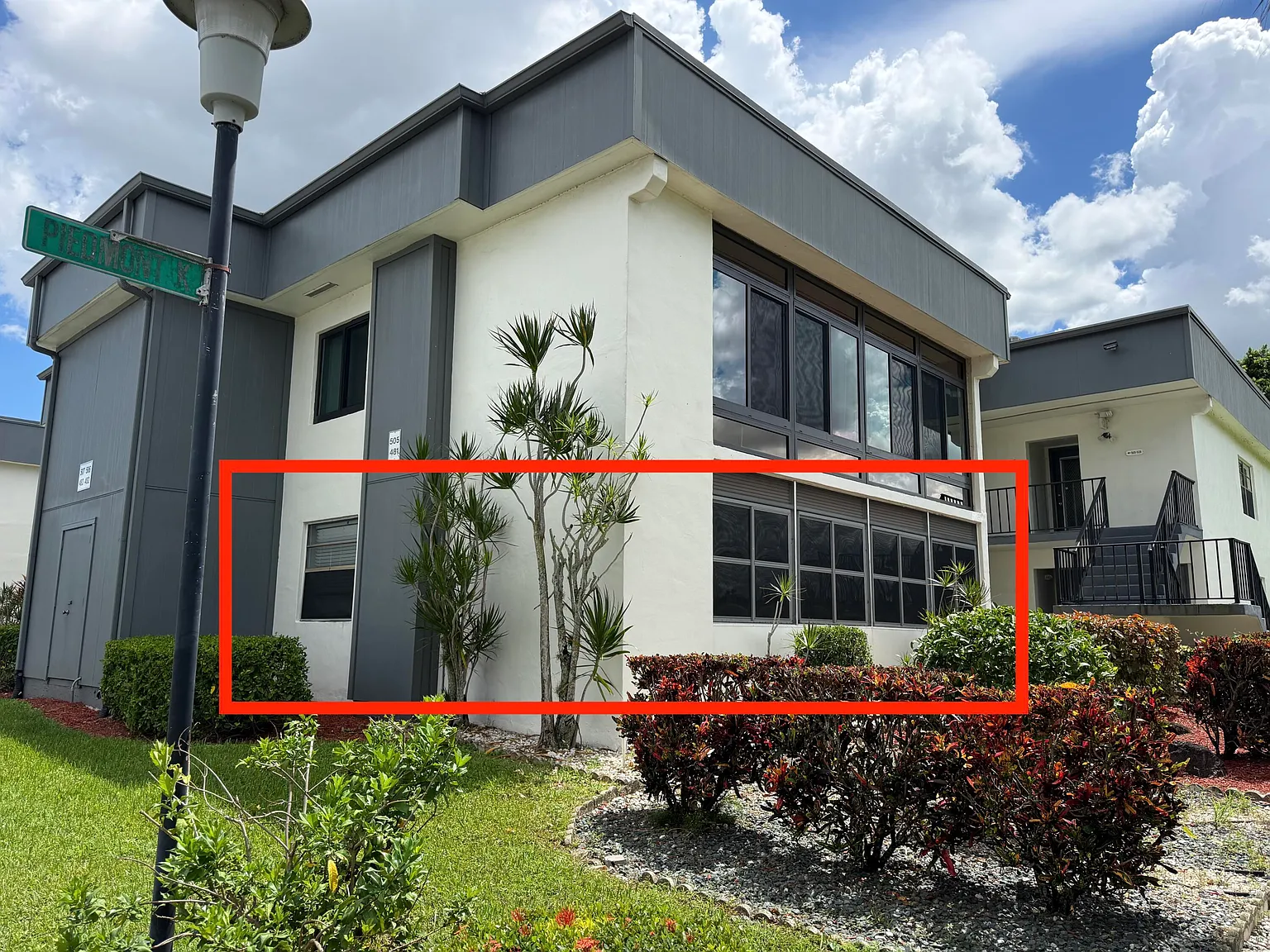 1 bed, 1.5 bath, 795 sqft, $1,700 — Photo 1