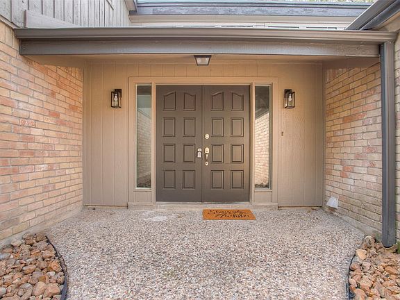 3rd image of 24605 Camwood Ct