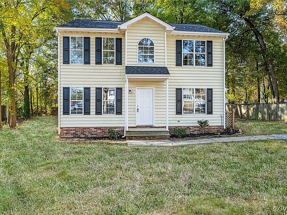 2nd image of 5924 Silver Oak Ln
