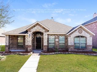 212 Happy Ln, Red Oak, TX 75154