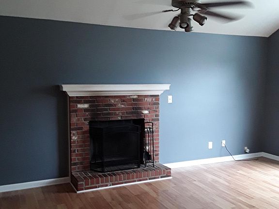 3rd image of 1119 Summit Dr