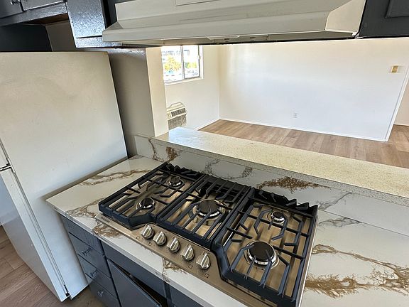3rd image of 6310 Whitsett Ave #16