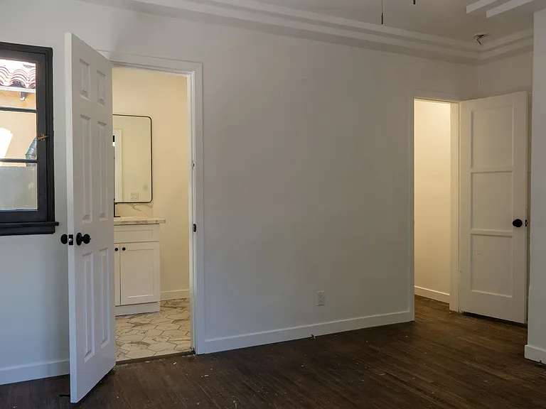 1521 S Stanley Ave — Photo 16