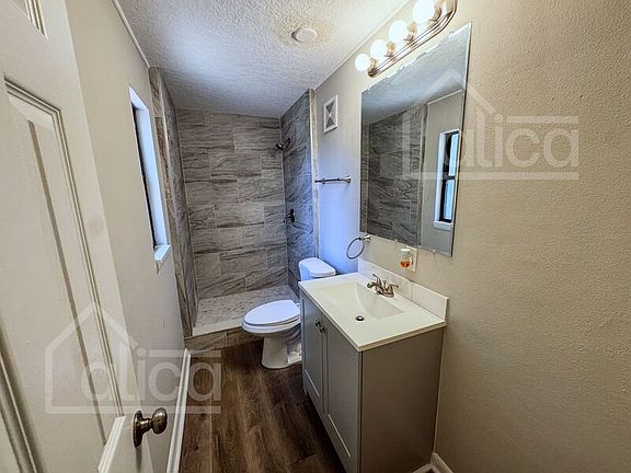 4th image of 500 Ameca Ave