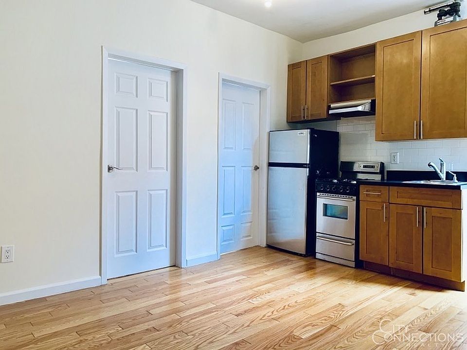1st image of 260 6th Ave APT 33