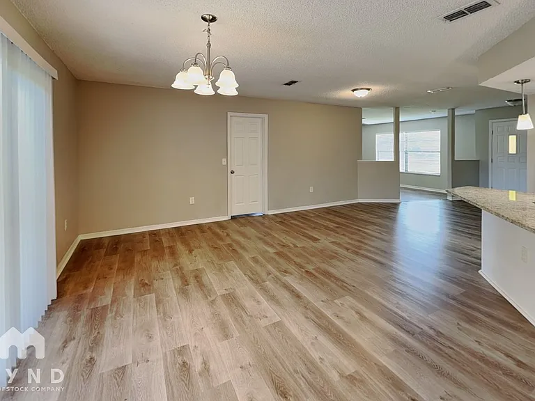 10327 Lansfield St — Photo 5