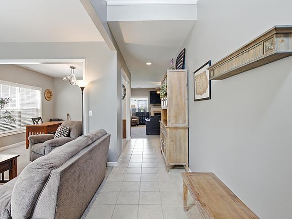 3rd image of 2344 Merluna Dr
