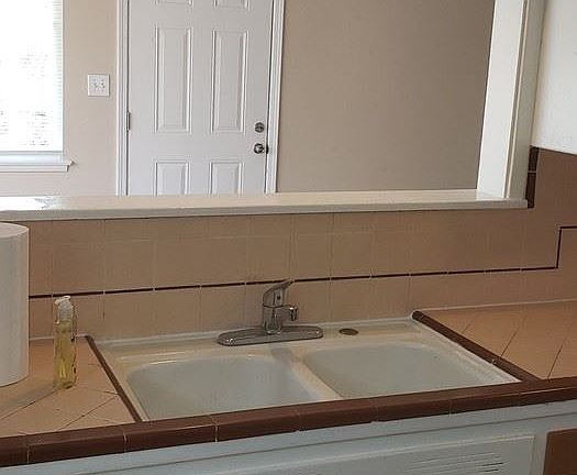3rd image of 2822 N 1st St #4140017