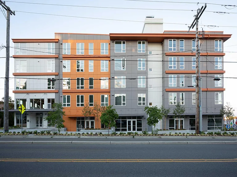 Linden Flats — Photo 54