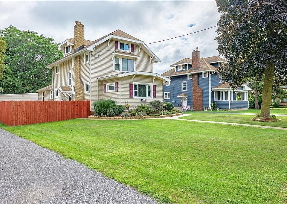 1st image of 2568 Dewey Ave
