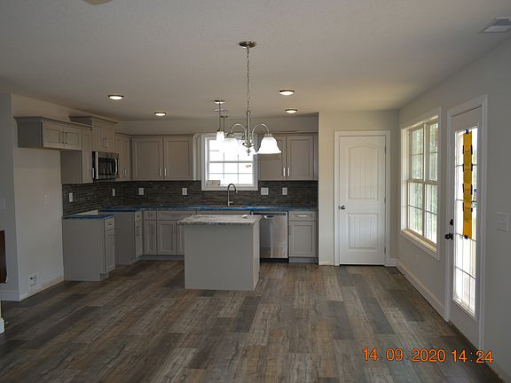 3rd image of 61 Chestnut Hl Lot 61