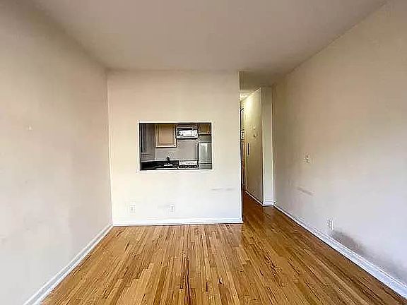 4th image of 410 E 74th St APT 4H