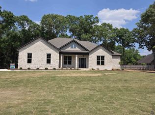 190 Mystic Cir, Byron, GA 31008