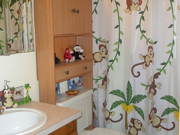 4th image of 9335 Clover Ct SE