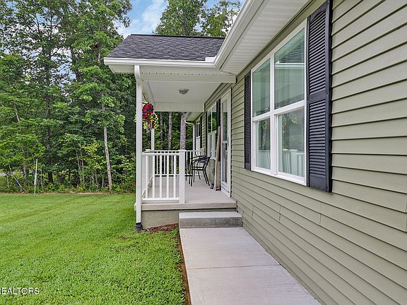 4th image of 204 Nehasane Ln