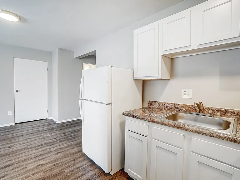 Chelsea Garden Apartments — Photo 10