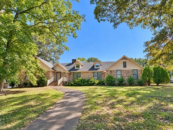 507 Oak Hill Ave, Sheffield, AL 35660