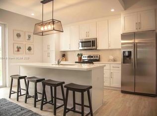 15105 SW 180th St, Miami, FL 33187