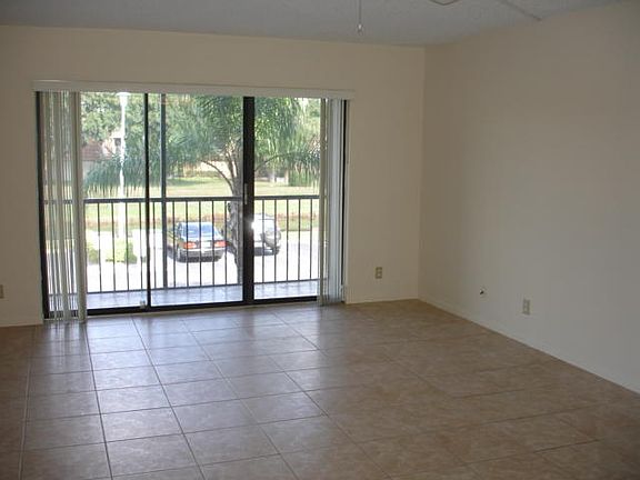5th image of 1107 Green Pine Blvd APT E2