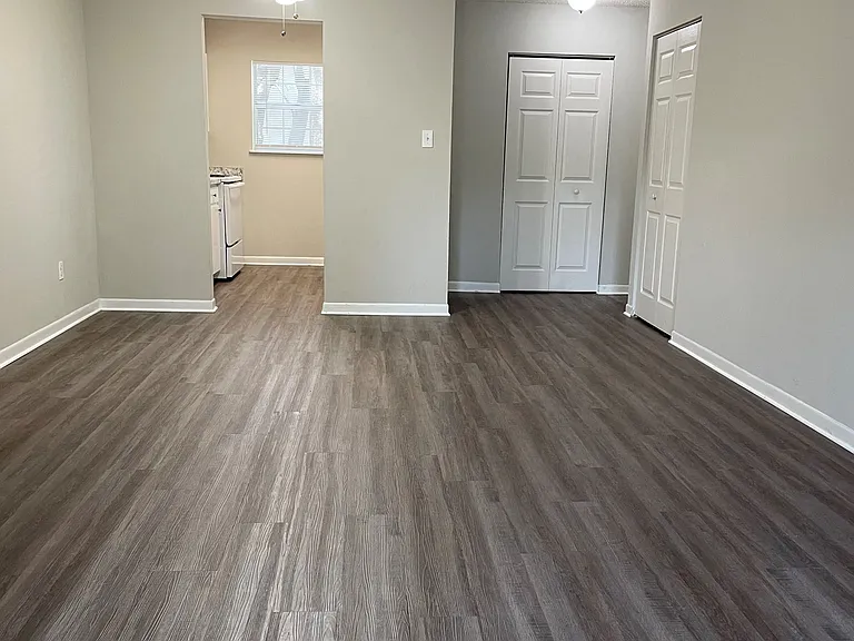 Oak Terrace Apartments — Photo 6