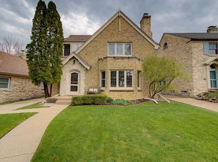 4788 N Newhall St, Whitefish Bay, WI 53211