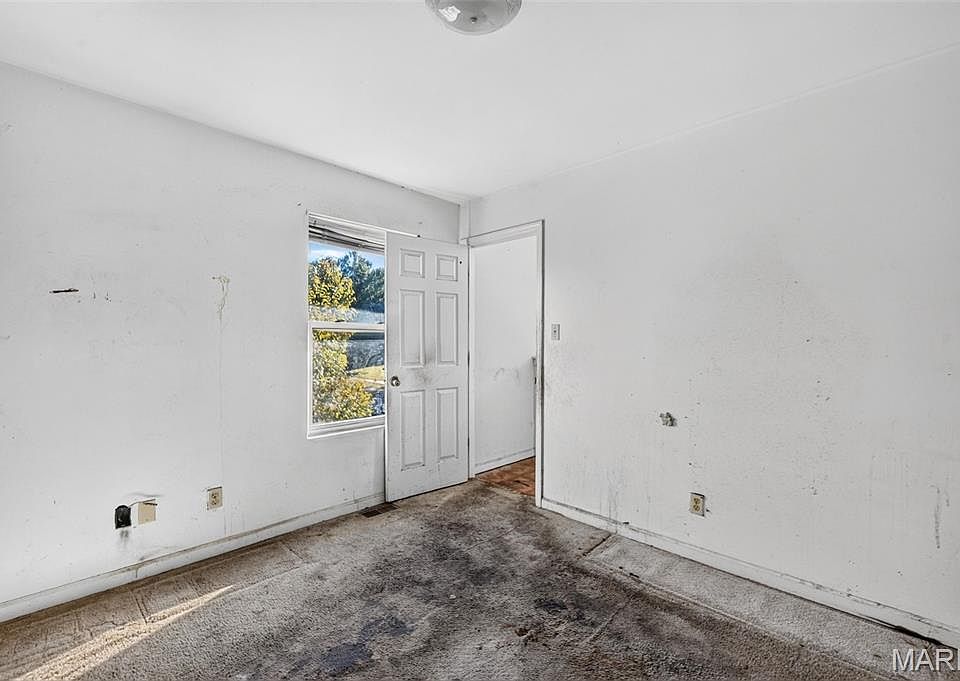 13th image of 2101 E Obear Ave