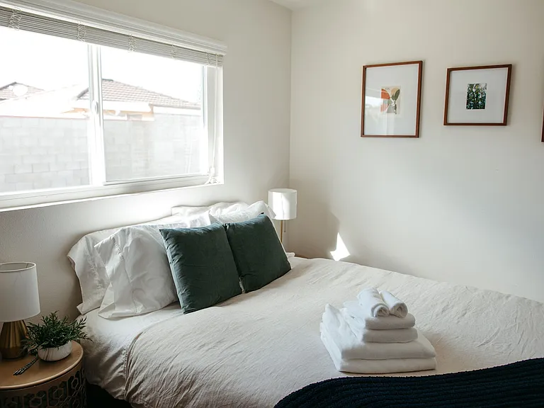 Winona Ave — Photo 7