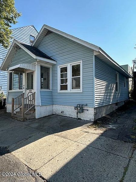 3rd image of 120 Spring Street