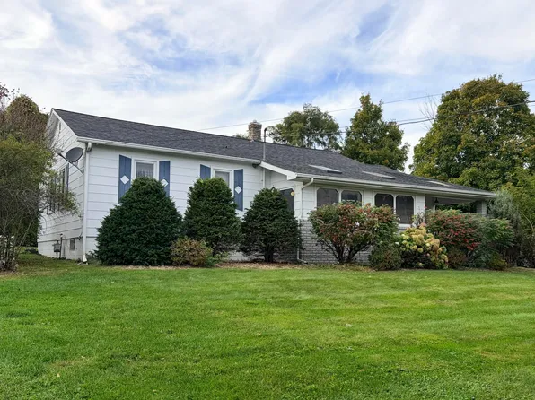 45 Church St, Champlain, NY 12919