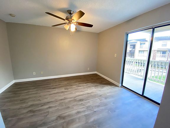 3rd image of 2501 Gulf Fwy APT 257