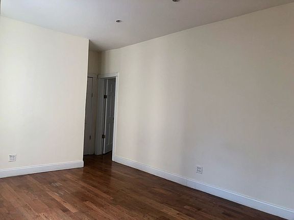 4th image of 555 W 156th St #3I