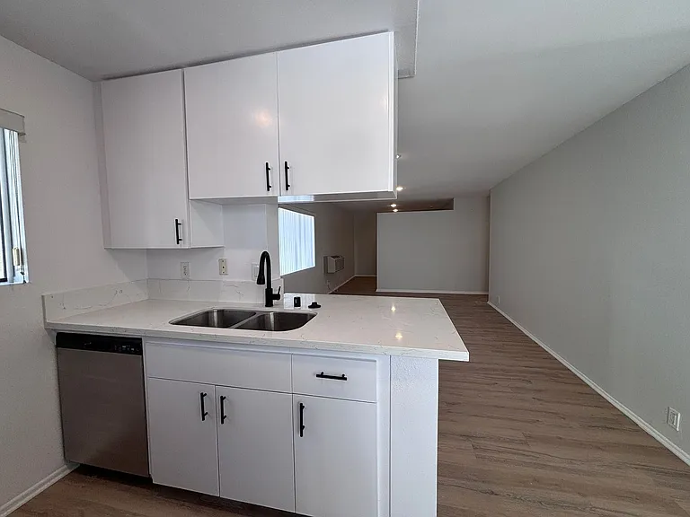 132 Clark Dr — Photo 35