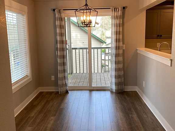 3rd image of 1107 Creekwood Ct SE #D