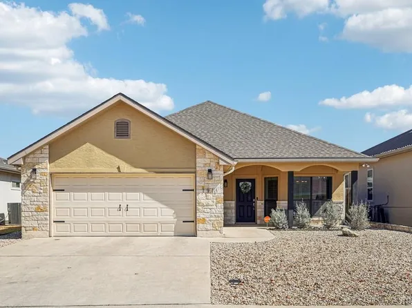 1911 Weston Loop N, Kerrville, TX 78028