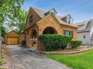 57 N Du Bois Ave, Elgin, IL 60123