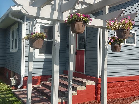 3rd image of 1130 Meridian St