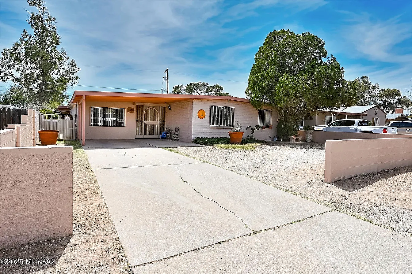 3 bed, 1452 sqft, $2,500 — Photo 2