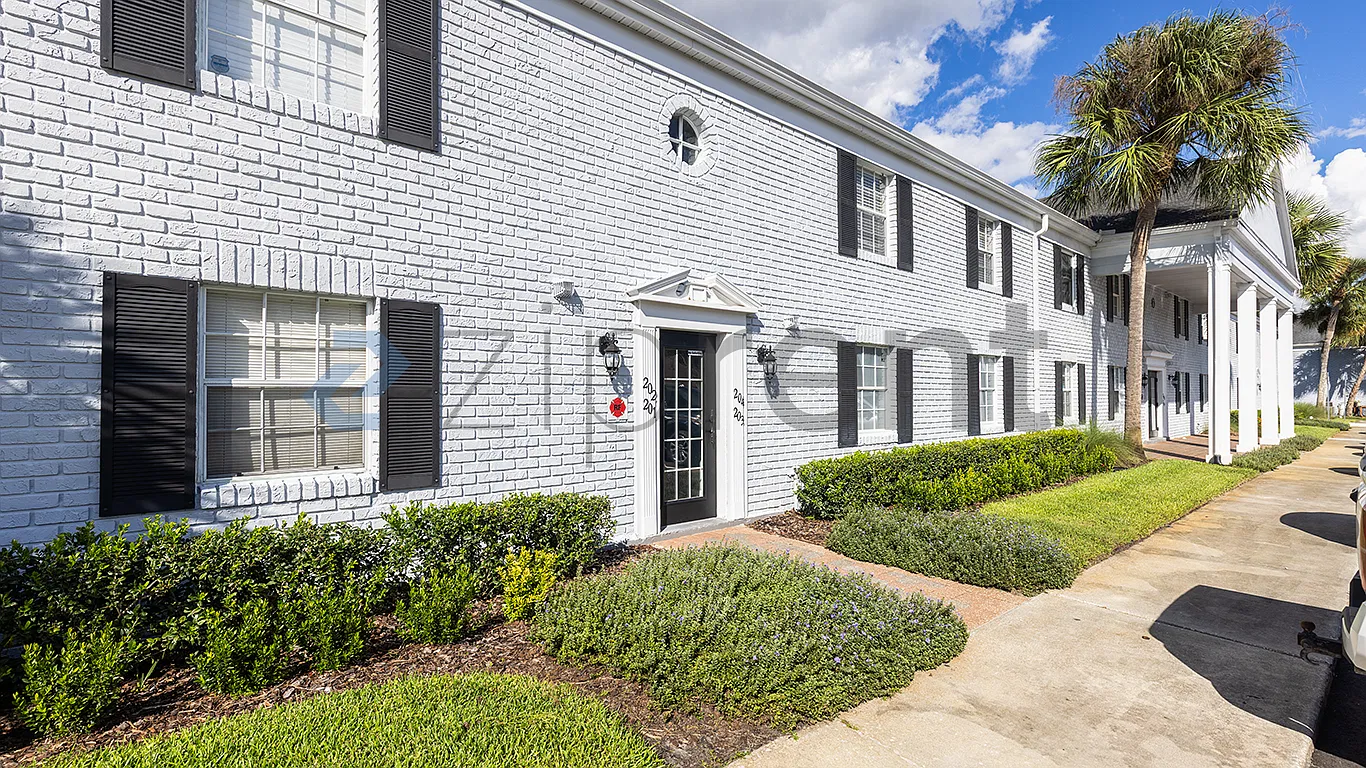 2 bed, 927 sqft, $1,750 — Photo 1