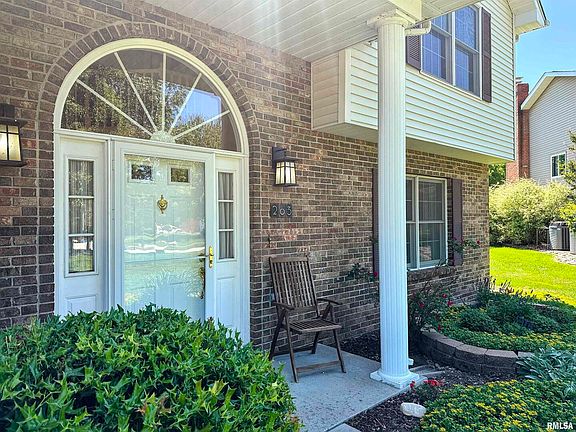3rd image of 203 Archelle Dr